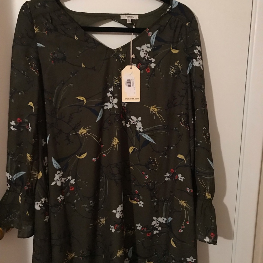 Boutique floral dress - Picture 5 of 6